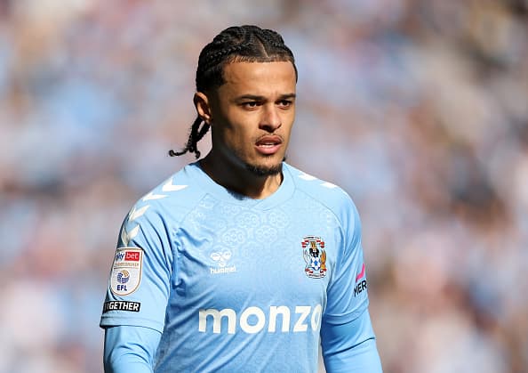 U-17イングランド代表としてフォーデン、グエーイらと優勝を果たして