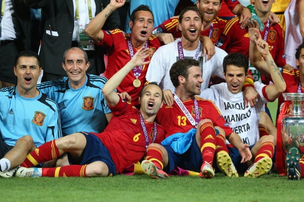 シャビ、イニエスタ、セスク イタリアを4－0で粉砕した“10年前”の