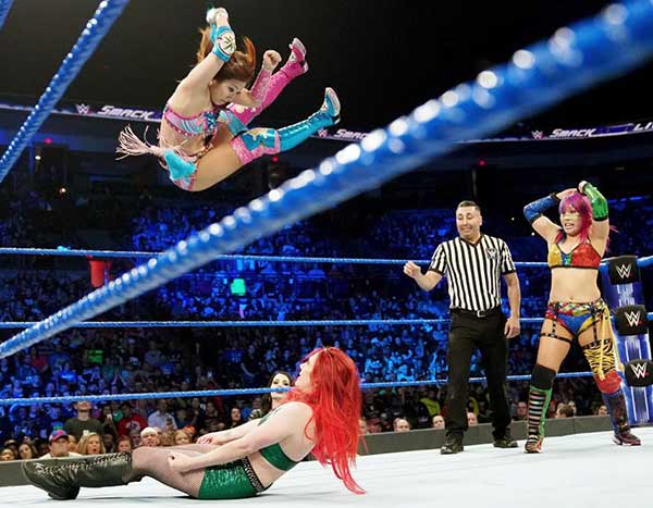 ｗｗｅ アスカ カイリ 海賊女帝コンビ が初タッグで２分７秒激勝 19年5月1日 エキサイトニュース
