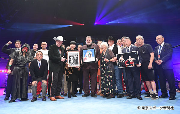 デストロイヤーさん追悼大会 徳光アナ涙の弔辞 ４の字固めのおかげ 19年11月15日 エキサイトニュース