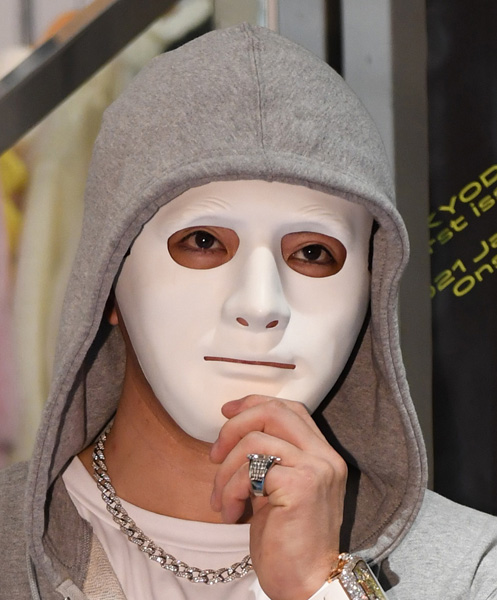 ワタナベマホトを擁護したラファエル Youtubeのサブチャンネルが大炎上 エキサイトニュース