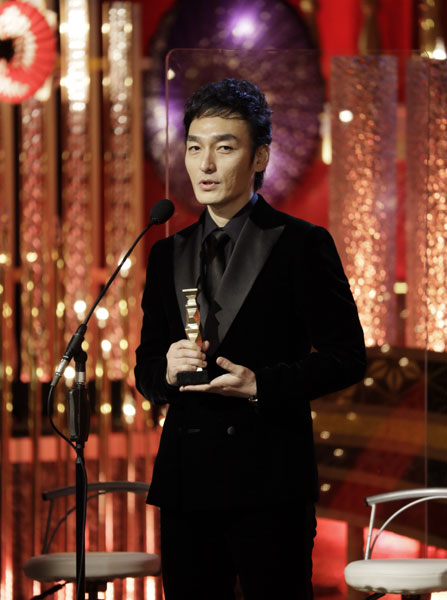 ニノは笑顔で拍手 草なぎ剛 ２冠 でジャニーズ事務所がニンマリなワケ 21年3月日 エキサイトニュース