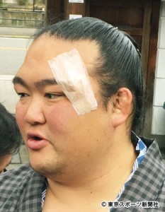 稀勢の里の 大流血稽古 を辛口 舞の海氏が絶賛 17年3月7日 エキサイトニュース