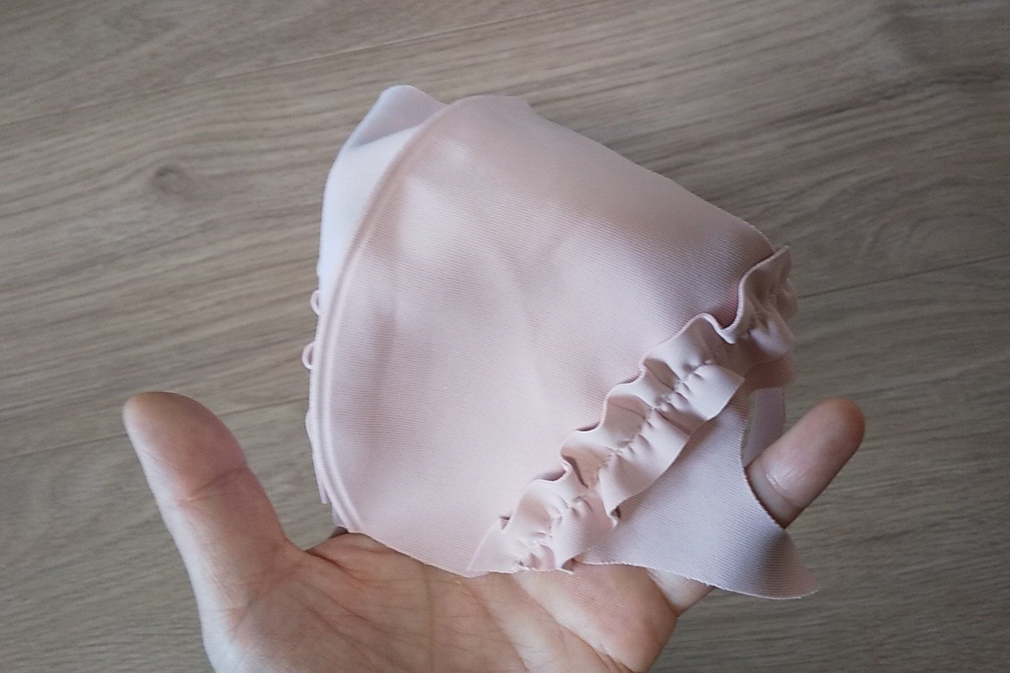 ダイソー 110円 接触冷感フリルマスク かわいいフリルで小顔効果も 21年7月4日 エキサイトニュース 2 4