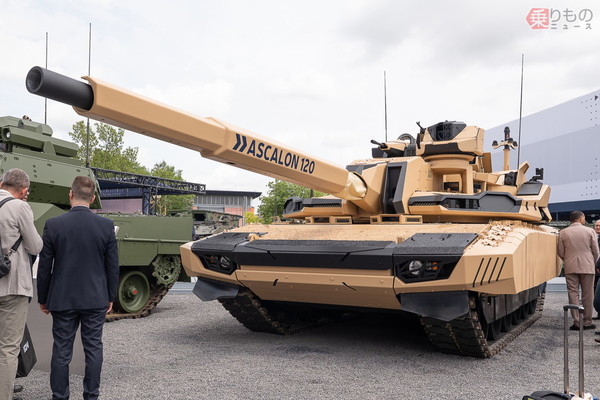 自称「究極のルクレール」仏の最先端戦車が初披露 「あれ、乗員増え