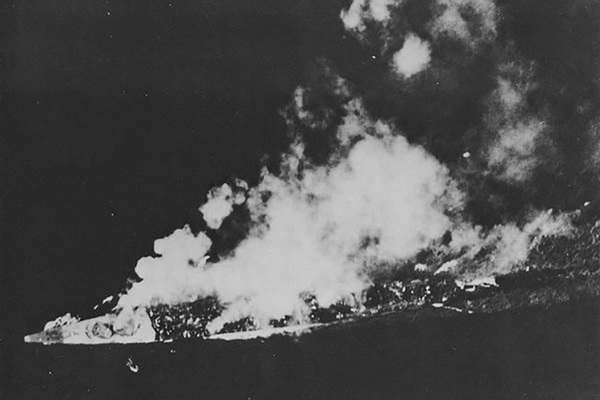 在庫処分 モノクローム　秋月　涼月　２点セット 再生産1⁄700 秋月⁄照月 2隻セット竣工時特32 | フジミ | F 1