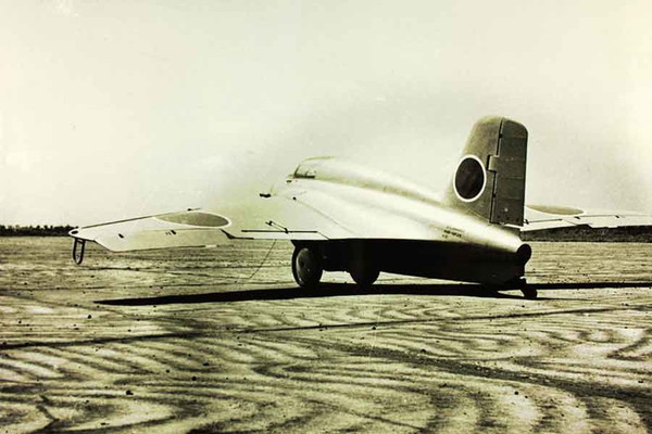 ロケット戦闘機「秋水」初飛行-1945.7.7 日本唯一の機体はメッサー
