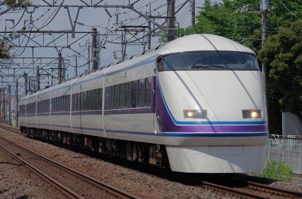 東武の旧スペーシア車両「いちごカラー」に大変身へ 車内も変わる