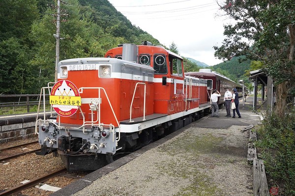 何でも引っ張る機関車」DE10形が万能すぎる件 構内用から寝台列車まで ...