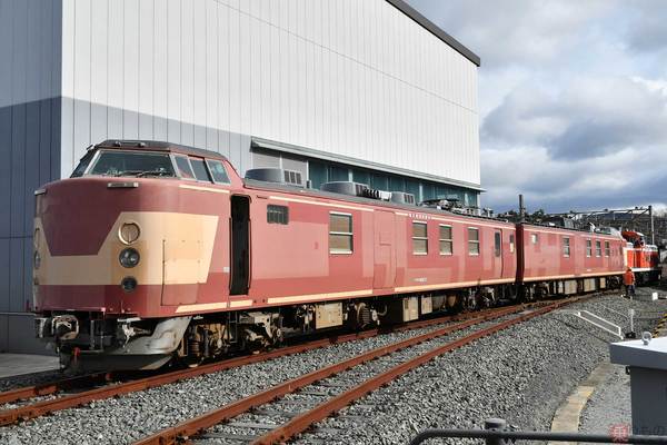 現存1編成のみの国鉄「443系」京都鉄道博物館に現る 「ぜひ見たい」の