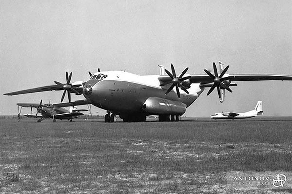 世界最大巨漢機 ムリヤ もびっくりプロペラ怪鳥 アントノフ An 22 はなぜ誕生 21年3月9日 エキサイトニュース