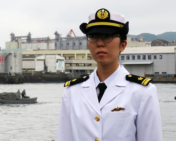 タイムセール開催中 海上自衛隊 女性夏制服（非官品）上下セット