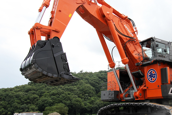 圧巻！「日本最大級の油圧ショベル＆ダンプ」国内で運用開始 桁違いスペックをとくと見てきた！ (2021年7月16日) - エキサイトニュース