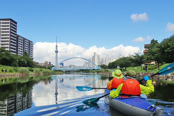 逆さスカイツリー 弓矢スカイツリーの絶景 カヌーから見る別世界な東京 体験気軽に 21年9月4日 エキサイトニュース