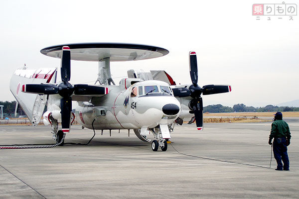 現代戦に必要な「お皿」の正体 E-2Cパイロットが語るその「タカの目