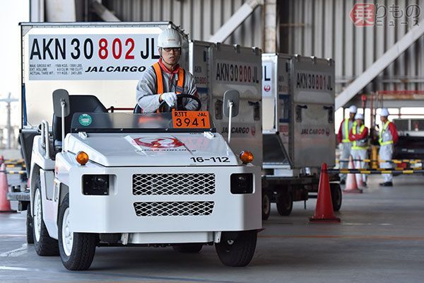 空港の地上業務「グランドハンドリング」とは？ JALが技量を競う社内