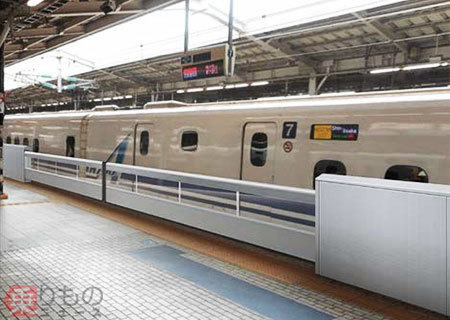 新大阪駅の新幹線 26番線にホームドア導入 扉長さ5mの大開口タイプ Jr東海 18年8月1日 エキサイトニュース