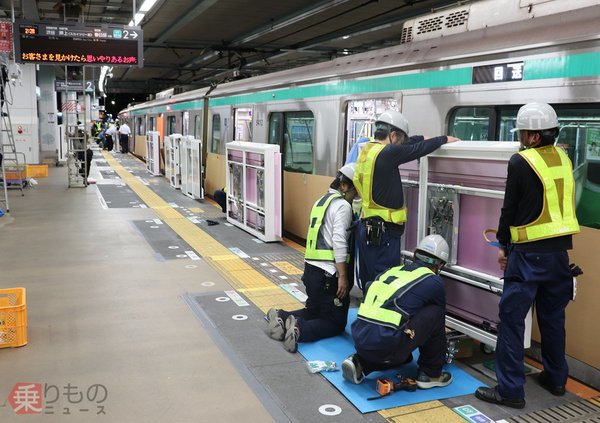 全駅導入に向け 加速 東急田園都市線のホームドア設置工事に密着 18年8月30日 エキサイトニュース