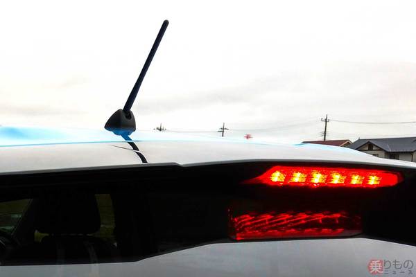 クルマの ポールアンテナ 中央後 右後 右前 なぜ設置位置まちまち ベスト角度は 年1月5日 エキサイトニュース