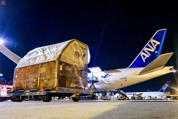 ANA臨時貨物便B777F「ブルージェイ」中国へ離陸 コロナで貨物にも問題