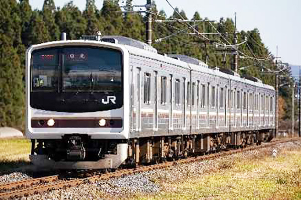 引退迫る国鉄型通勤車205系 JR宇都宮・日光線でHM掲出して運行