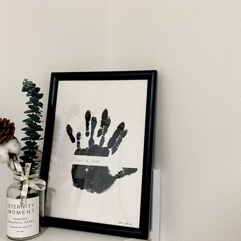 100均diy 記念日に Ticktokで話題のカップル手形アート 材料と作り方も一挙ご紹介 ローリエプレス