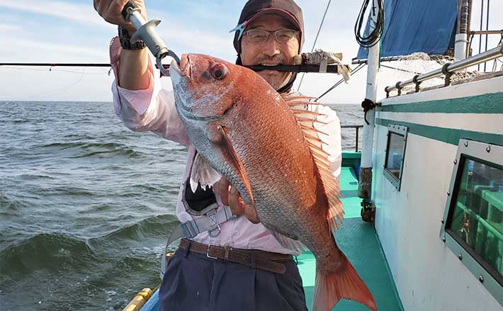 内房の伝統釣法「シャクリマダイ」釣り堪能 好ゲストに32cmカワハギ (2022年8月16日) - エキサイトニュース