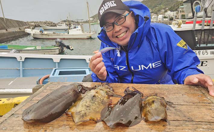 解禁直後の相模湾ティップランで良型アオリイカを次々キャッチ