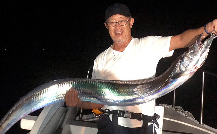 錦江湾でのテンヤタチウオ釣りで192cm/5kgの「超大型」堂々浮上