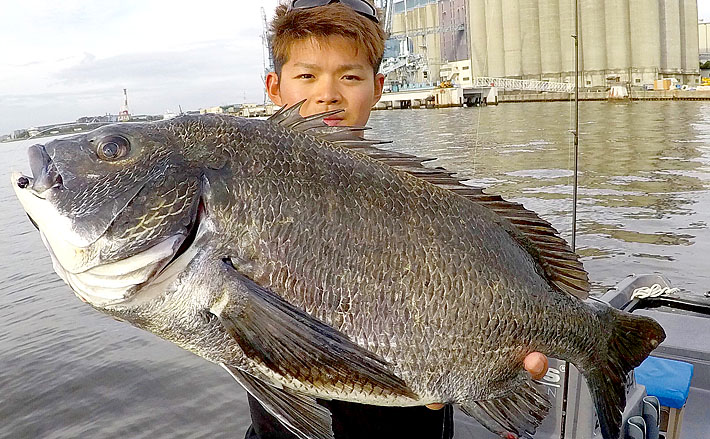 陸の釣りを沖から行う クロダイ ボート落とし込み釣り の魅力とは 2020年6月23日 エキサイトニュース