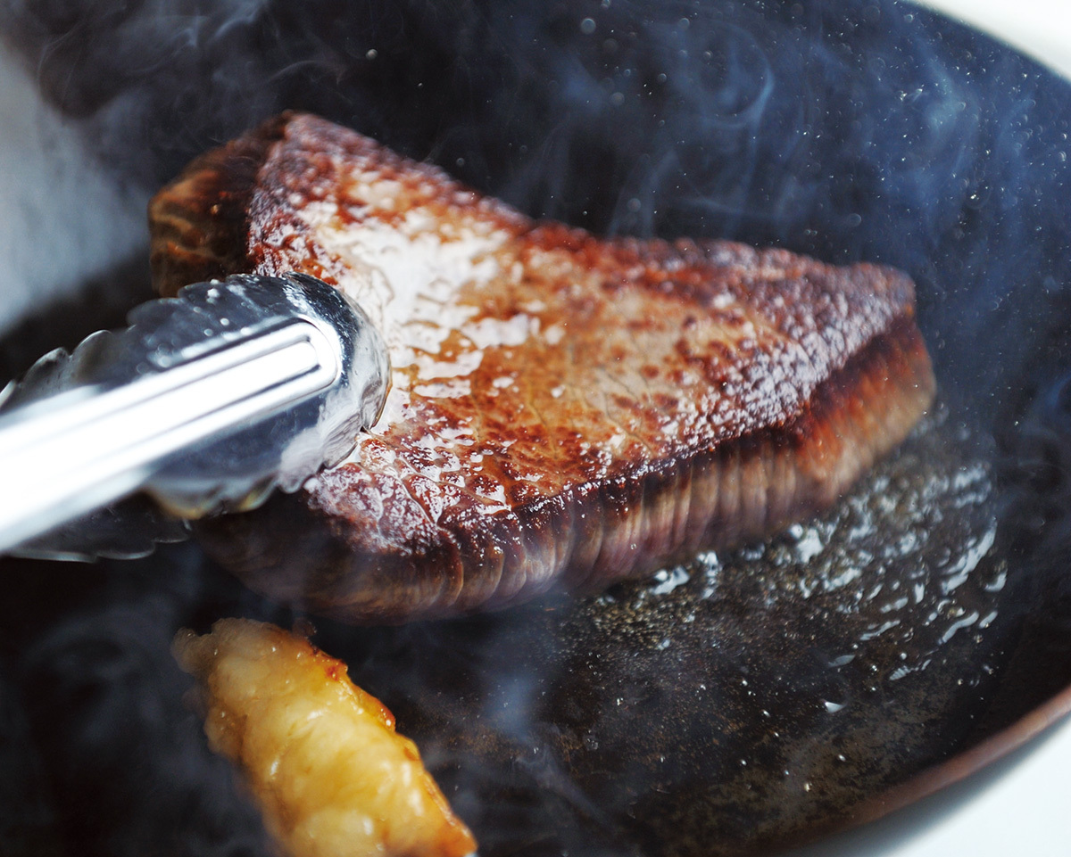 ステーキ 表面こんがり 中はレア 赤身肉 を ブラック ブルー で焼くコツ 2015年3月28日 エキサイトニュース