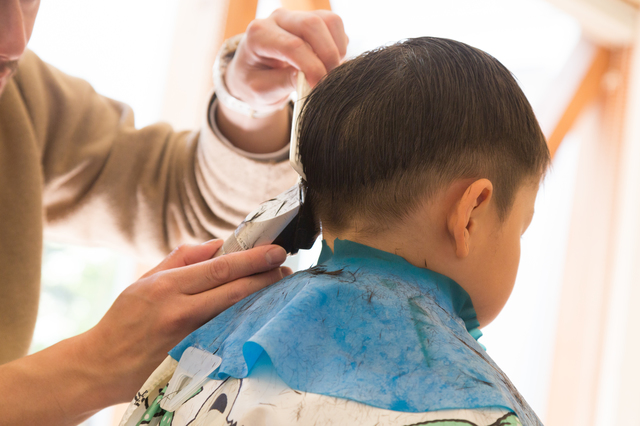 子どもの散髪 美容師が教える 初めてママでもできる 男の子のセルフカット 19年9月23日 エキサイトニュース 3 3