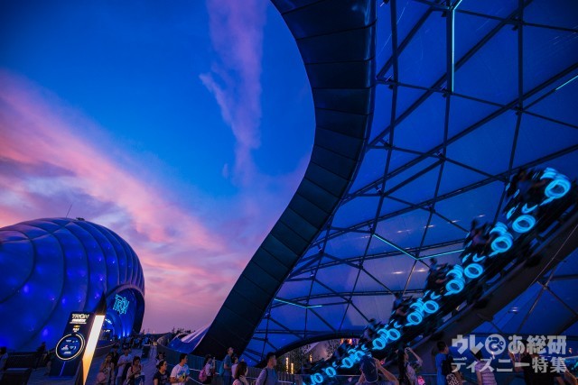 上海ディズニー コースターの概念が変わる トロン ライトサイクル パワーラン と世界最高のトゥモローランドを大満喫 16年8月18日 エキサイトニュース