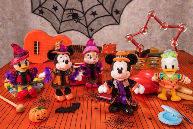Tdlハロウィーン 17 ハロウィーン ポップンライブ ぬいぐるみバッジ 魔女風衣装の3ガールズ勢ぞろい 17年7月21日 エキサイトニュース