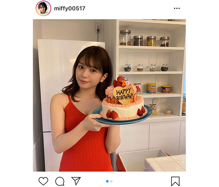 ラストアイドル 長月翠 ハタチの誕生日ケーキを紹介 1st写真集発売 歳の誕生日 おめでとうございます と祝福の声 年5月日 エキサイトニュース