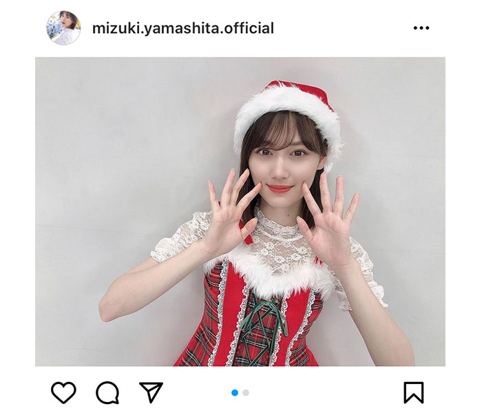 乃木坂46 山下美月、サンタ帽をかぶったクリスマスコーデ披露 (2021年