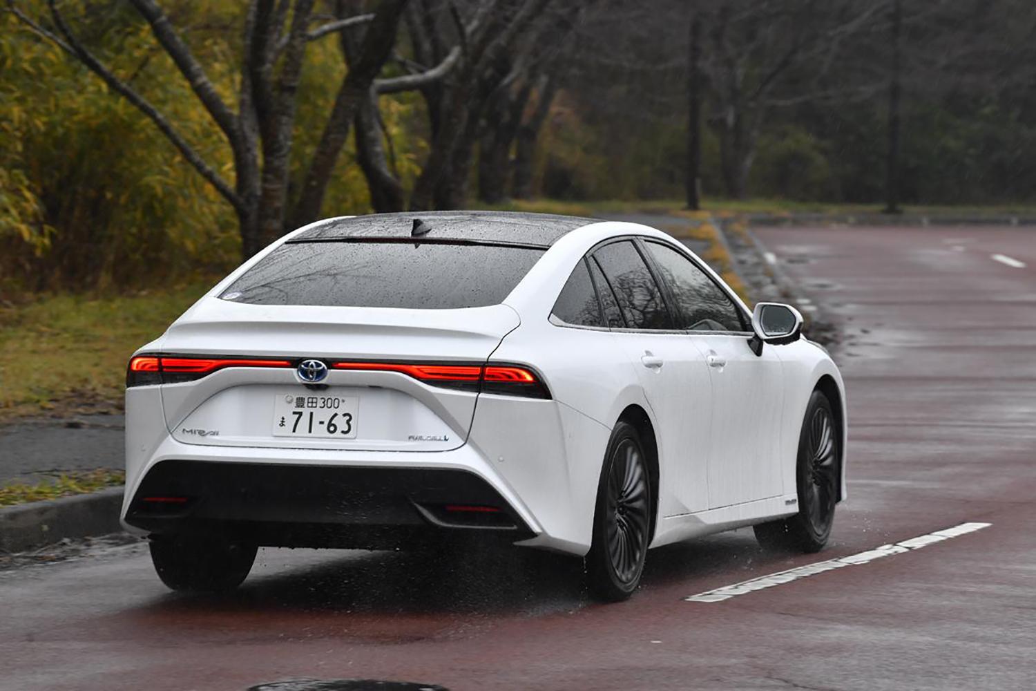 H2Oボタンに大気清浄機! トヨタ・ミライがもつ「FCVだけ」の機能3つ