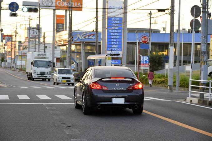 たかが右折と侮るな 危険を減らす正しい 交差点での右折待ち 方法３つ 19年8月13日 エキサイトニュース