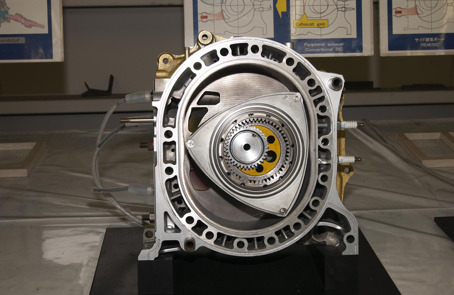 小型軽量の「ロータリー」が最適解！ マツダの技術はレンジエクステンダーEVにぴったりだった - エキサイトニュース