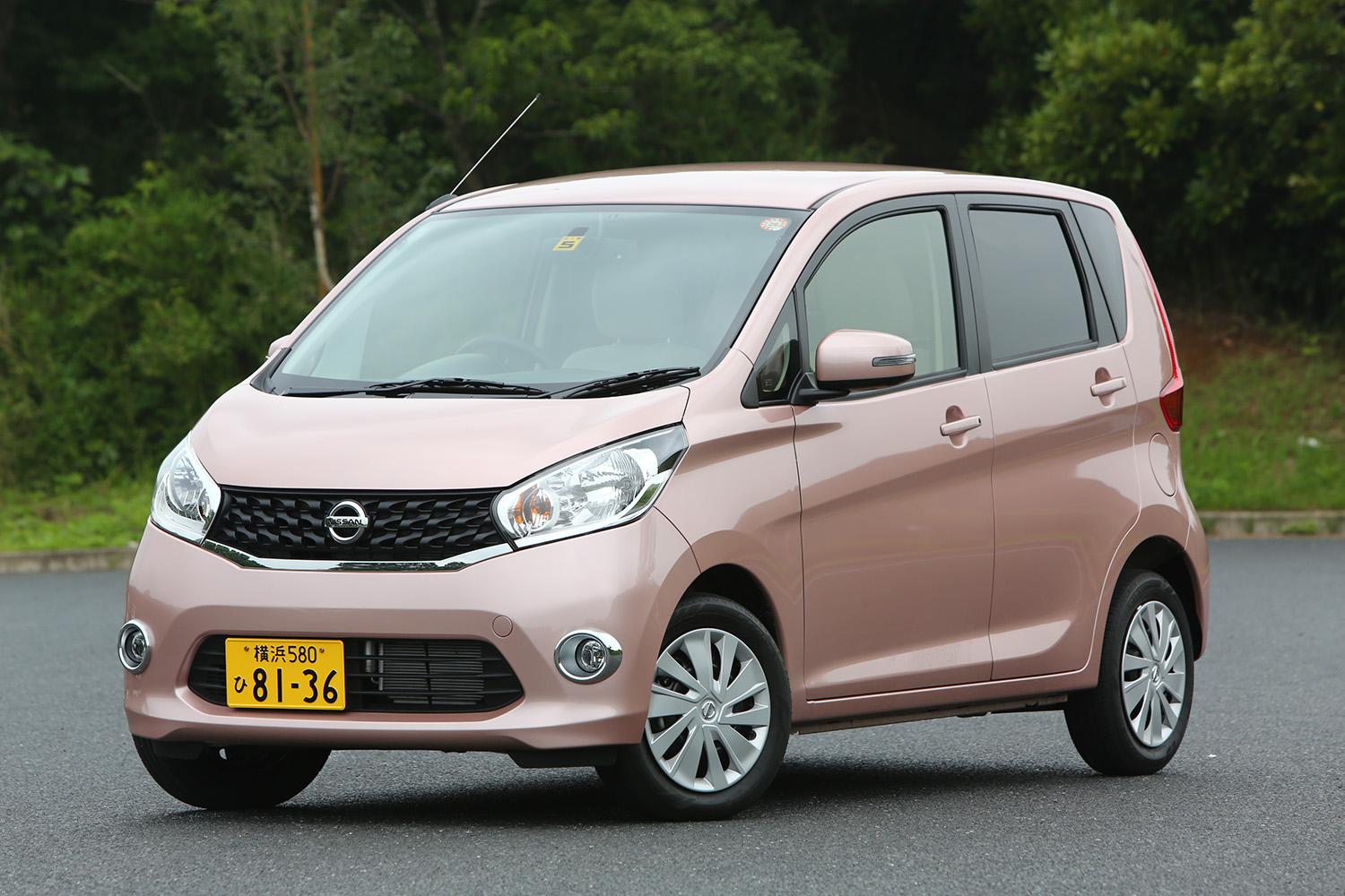 日産の歴代軽自動車をご紹介! デイズとルークスの違いについて 日産の歴代軽自動車をご紹介! デイズとルークスの違いについて