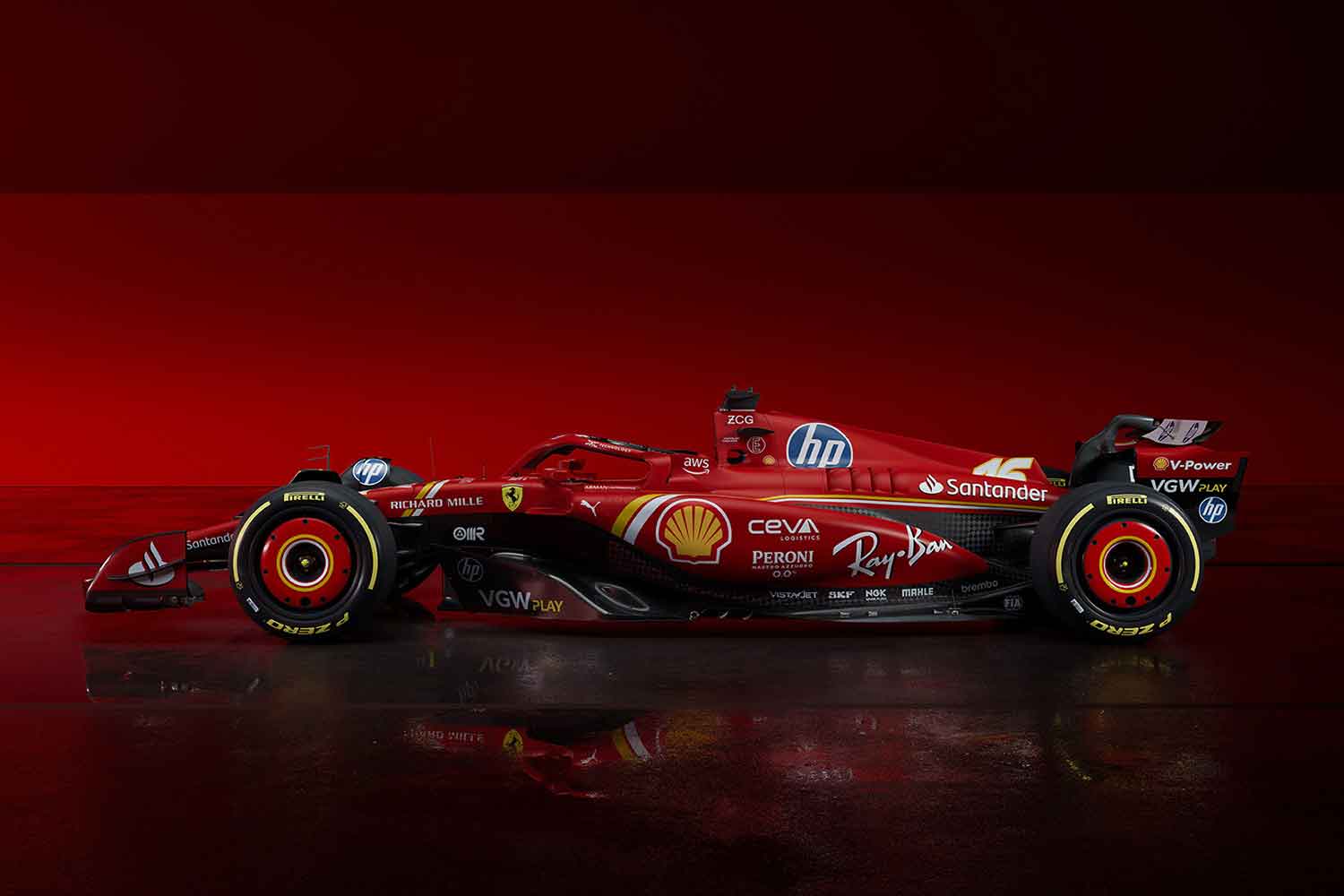 10cm程度のステッカーでも年間1億円以上！ F1マシンのスポンサー料は