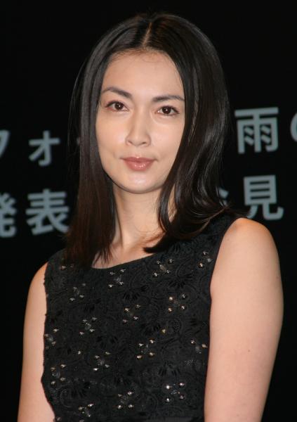 敵視したみな実アナと後輩 ガッキーにも惨敗した長谷川京子のエロ写真集 19年12月19日 エキサイトニュース