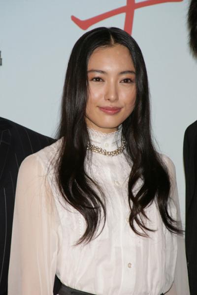 仲間由紀恵 子作りお預けで深夜の 放浪 絶叫ドライブ 15年10月28日 エキサイトニュース