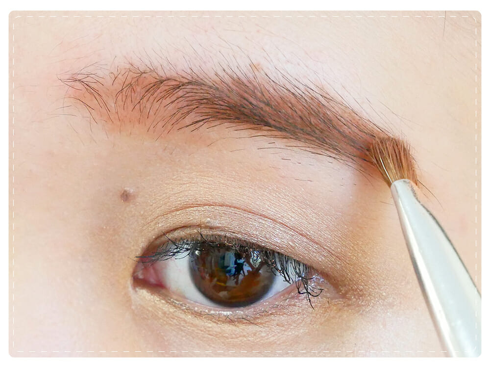 眉メイクの最旬トレンド 赤眉の次は オレンジ眉 がじわじわキテる ローリエプレス