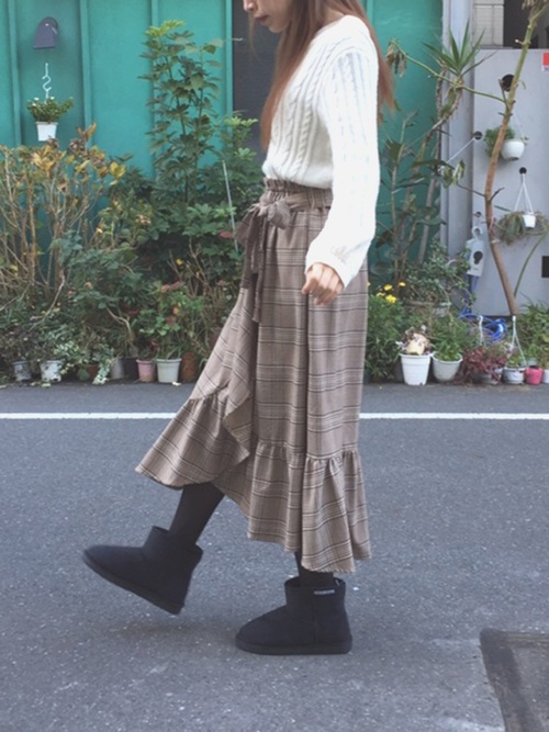 流行遅れでも履きたいんです ムートンブーツのダサくない最新コーデ術 ローリエプレス