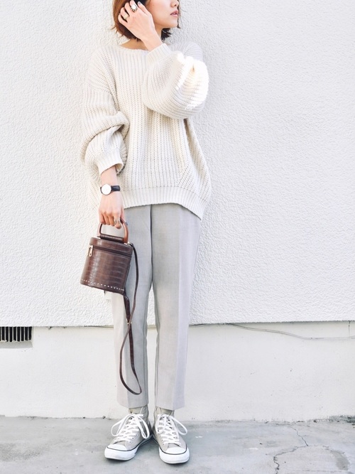 白ニットで冬から春まで乗り切る 寒くても暖かくても浮かないコーデがしたい ローリエプレス