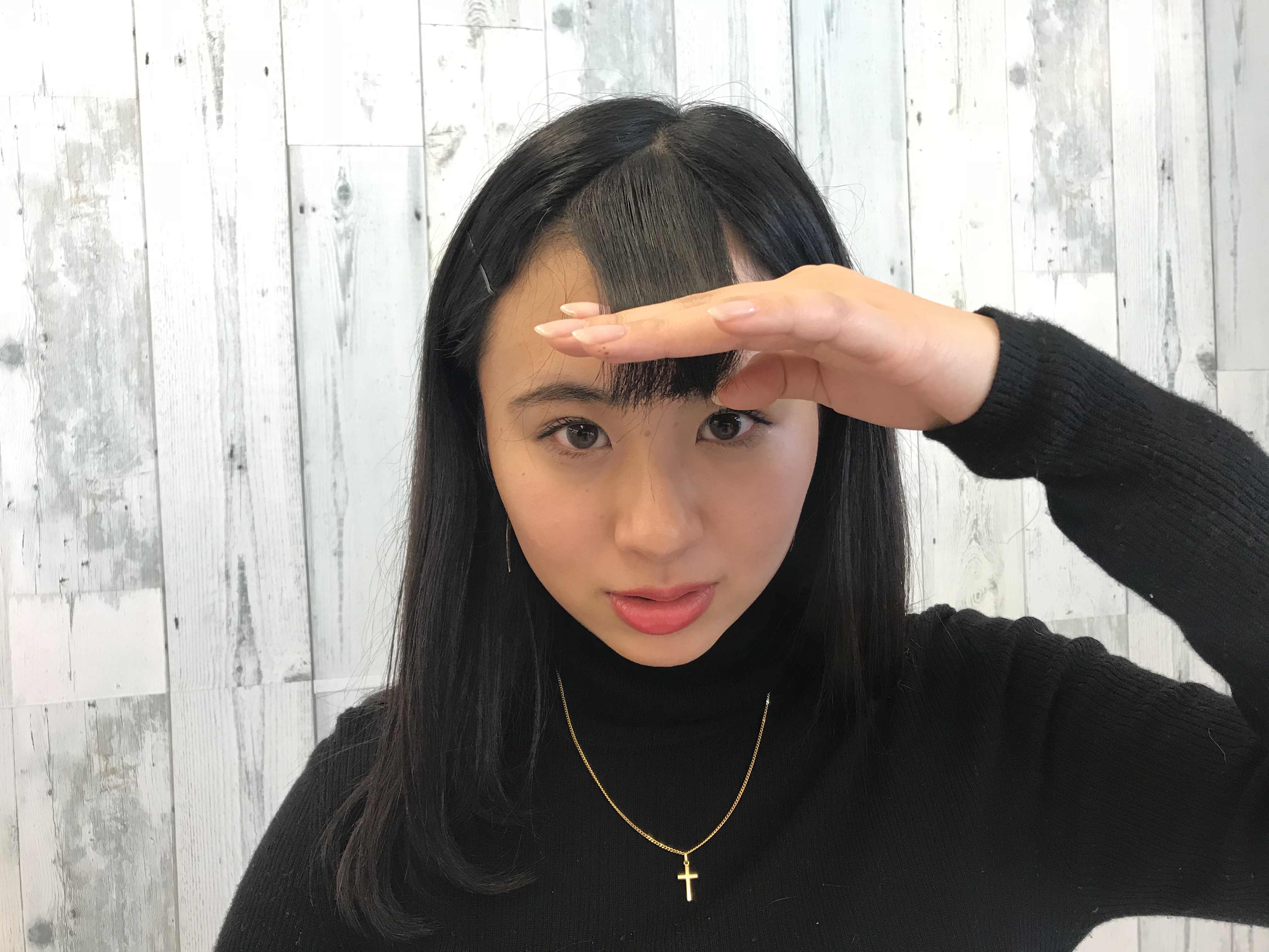 前髪の切り方 セルフカットのやり方７選 失敗しないコツと用意するもの ローリエプレス