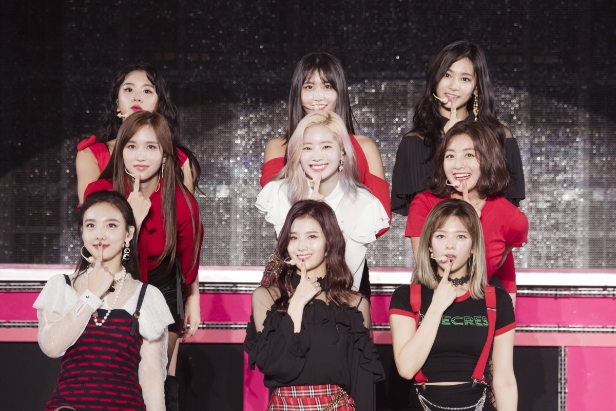 Twice 初のアリーナツアー完走 19年の東京 名古屋 大阪でのドーム公演決定をファンに報告 エキサイトニュース 2 4