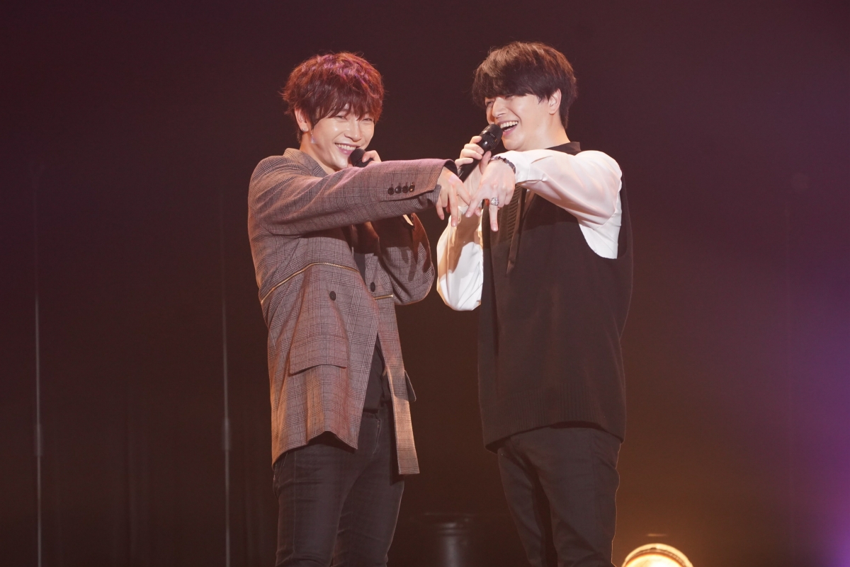 レア！ 超新星 デビュー記念B2ポスター ソンジェ/ユナク/グァンス/ソンモ ソンジェ(SUPERNOVA)直筆サイン ポスター レア！ 超新星 デビュー記念