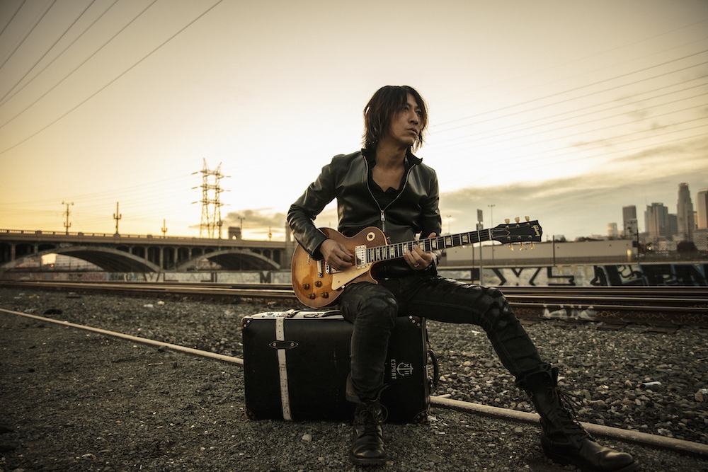 TAKURO（GLAY）全編LAロケによる2ndアルバム収録「やすらぎの